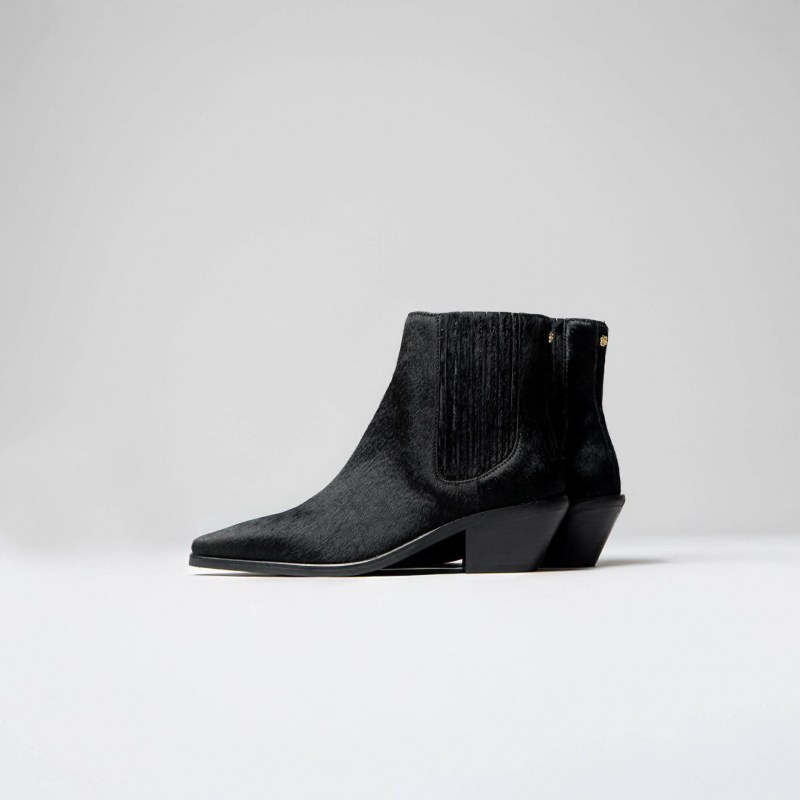 585233272_4076304335923170_1642941835215301439_n